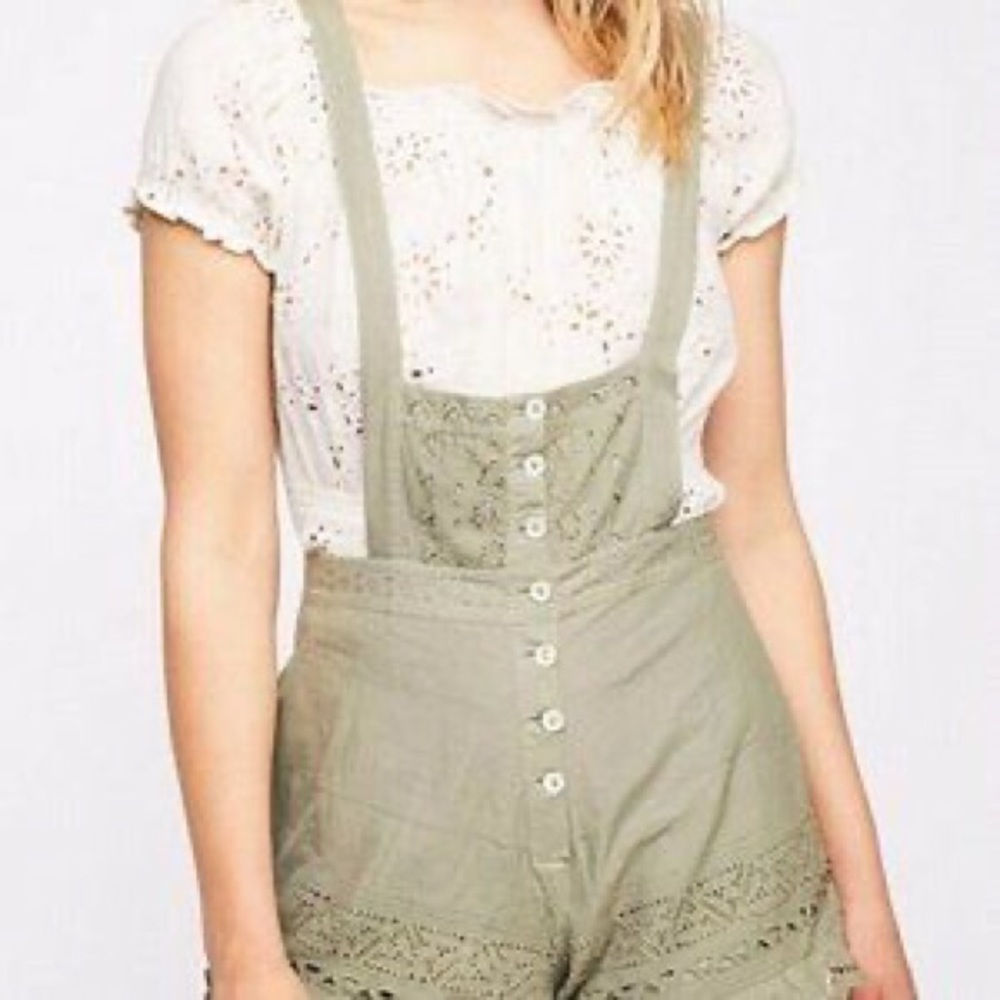 NEW Free People Green Embroidered Shortalls Size 2 Z525-8